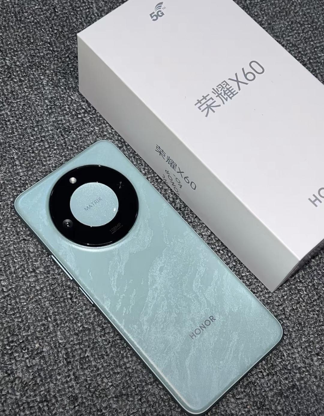 这个月给我妈买新手机,发现荣耀X60只要940。屏幕比苹果大,像素1.08亿,这