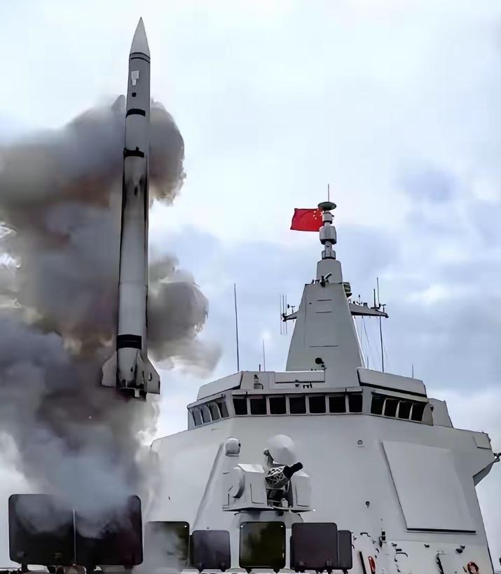 中国很久没有打仗了，军队实力也就无从表现，强大军事力量体是否要靠一战来展示出来？