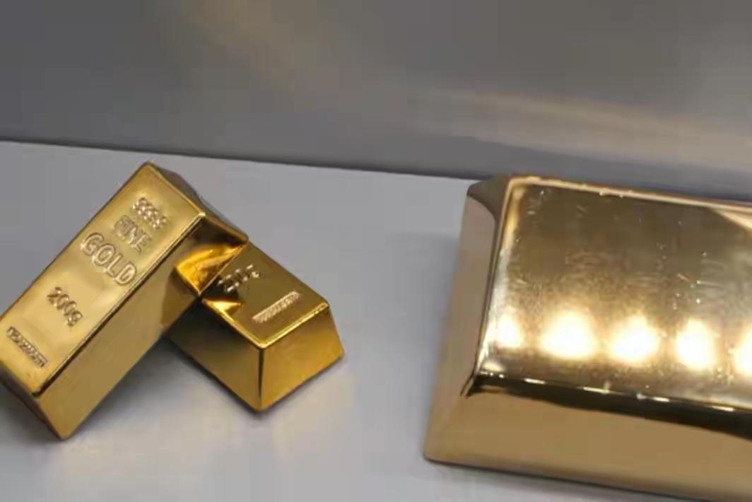 全球通胀央视讯：美国东部时间1月25日傍晚，纽约商品交易所2月黄金期货价格在电