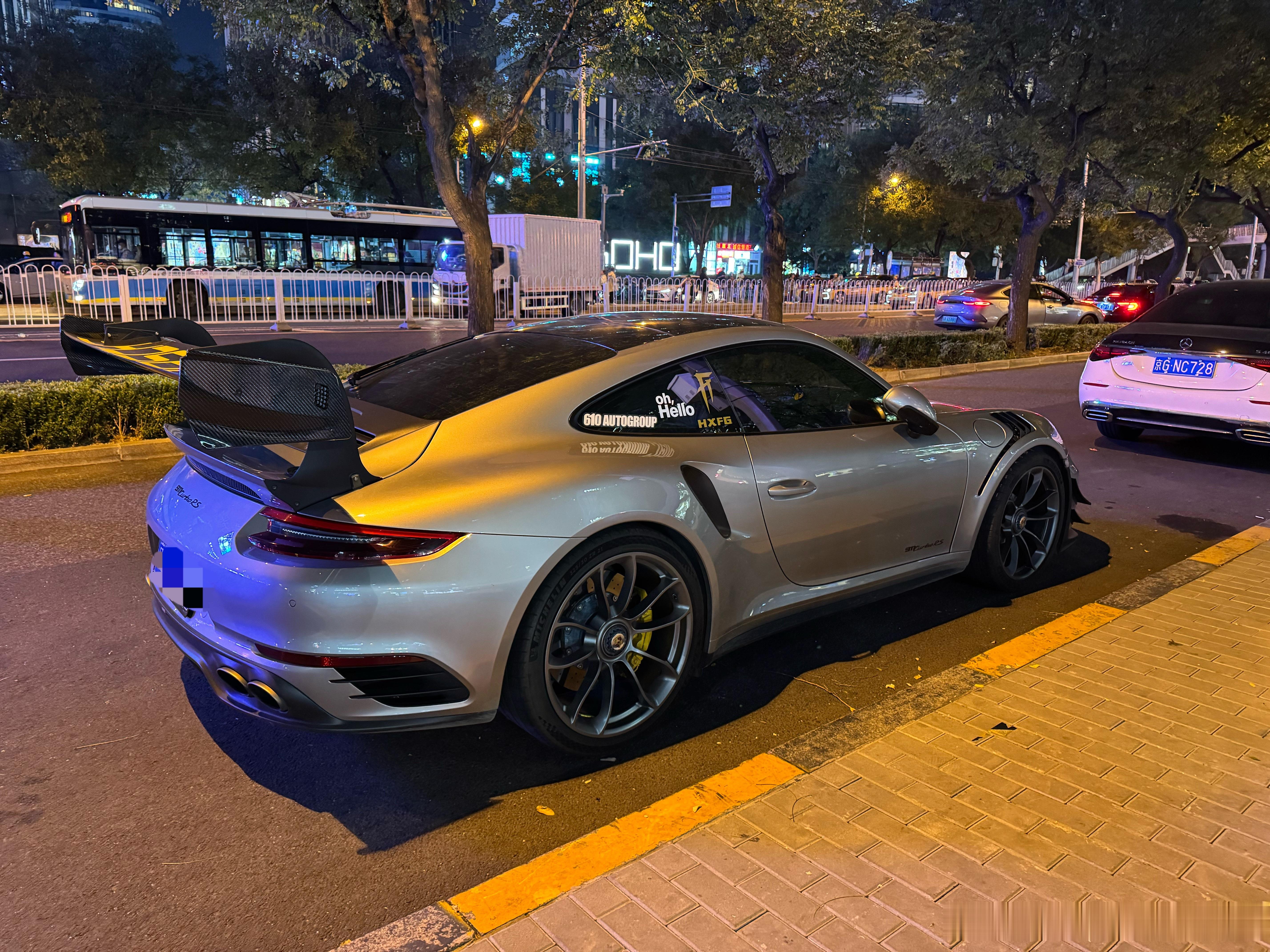 GT3的包围写的是turboRS这应该是991.1吧但是这个款我是真没见过有?