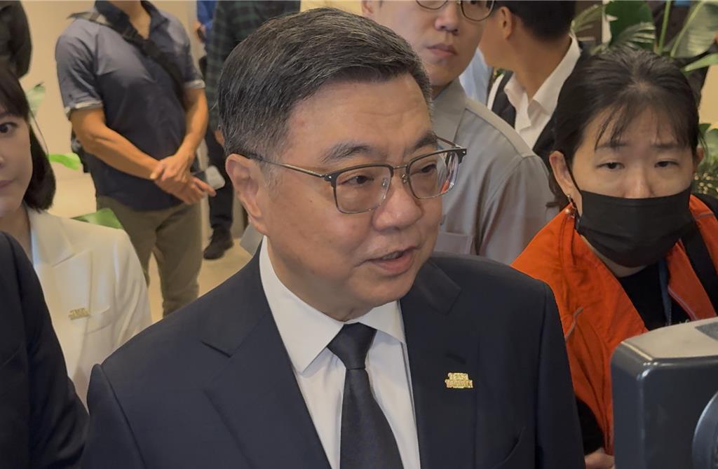 就在刚刚，台“行政院长”卓荣泰发表声明，7月8日，针对蒋万安炮轰赖清德、