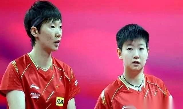 扫一眼当今世界乒坛女单前十名的名单，里面的阶层分化，比悬疑剧还要残酷。先说把天花板直接焊死的两个人：