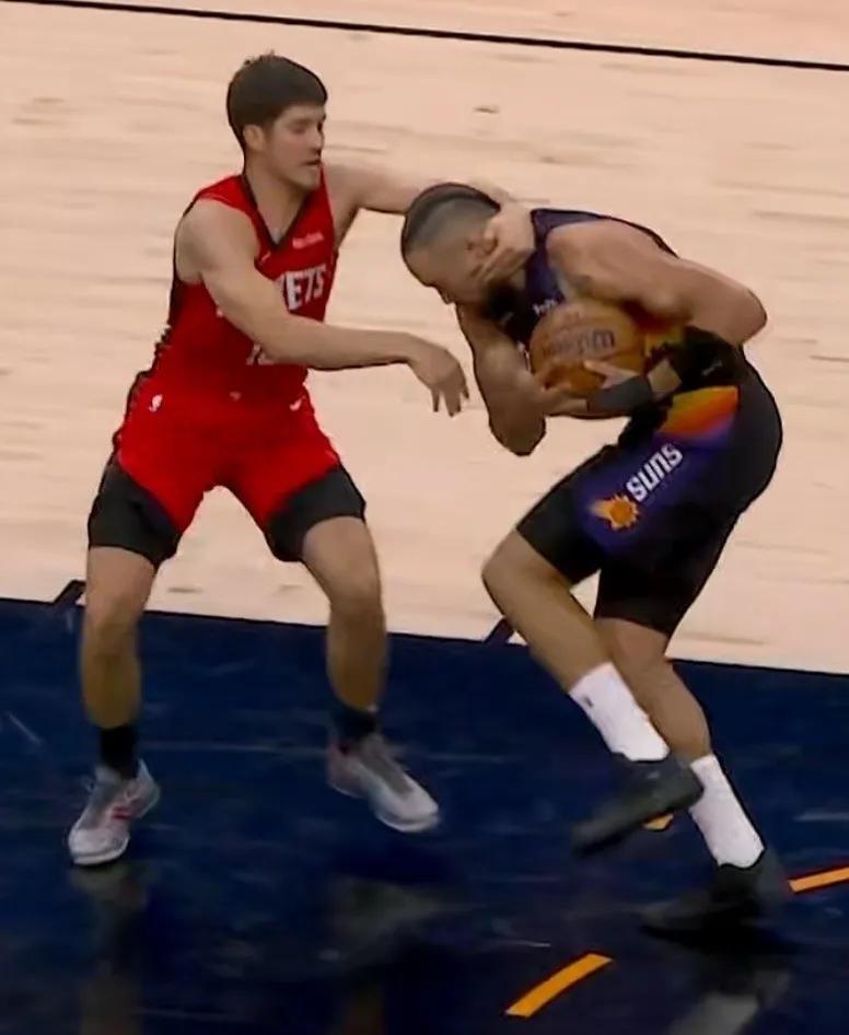 狄龙：全是我的招啊！谢泼德这个搂头动作，就是来自于狄龙手把手的传承，这一下算