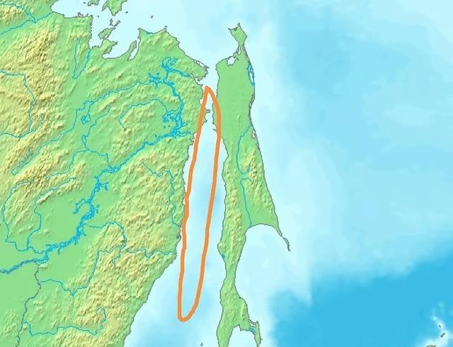 鞑靼海峡～以前只有清朝人知道库页岛是一个岛，努尔哈赤时期，岛北部的赫哲人就归顺了