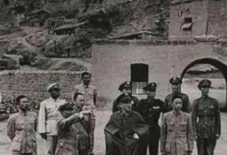 1947年，蒋介石来到延安，问一过路农民：你可见过毛主席？谁想到，老农民的一番话