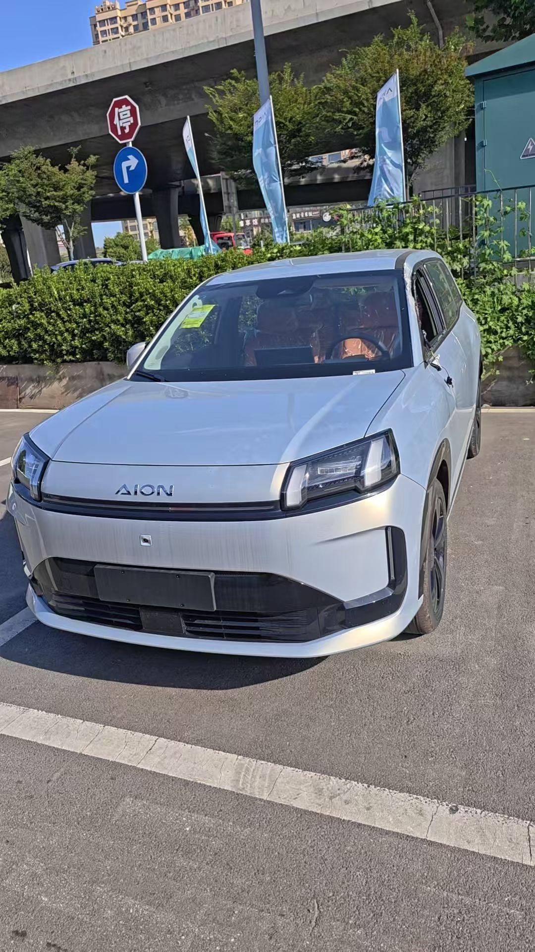 埃安V指导价109800现金优惠20000（包修复）裸车89800可走省