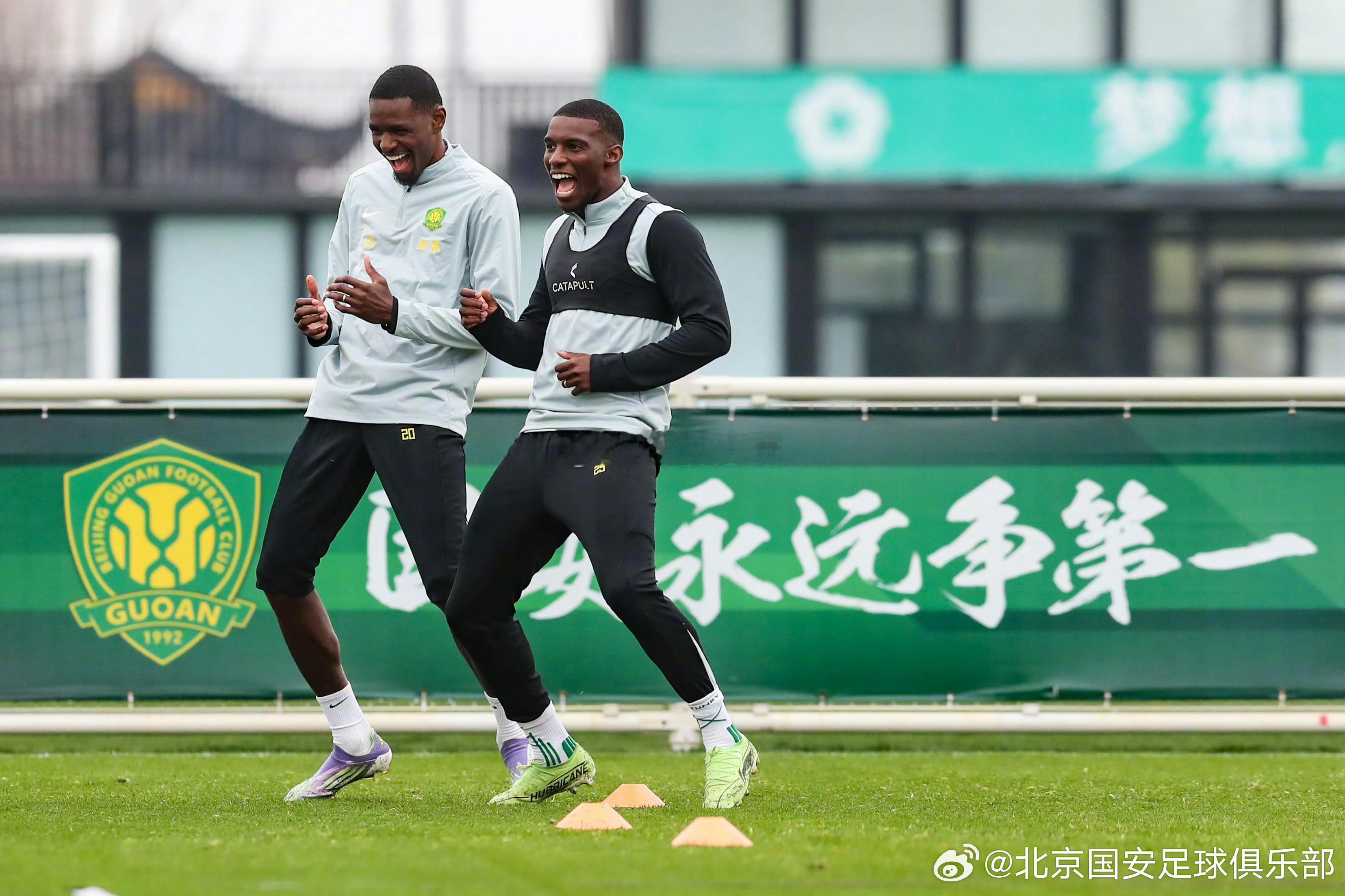 北京国安北京国安有点像？……图源：国安俱乐部官网及网络
