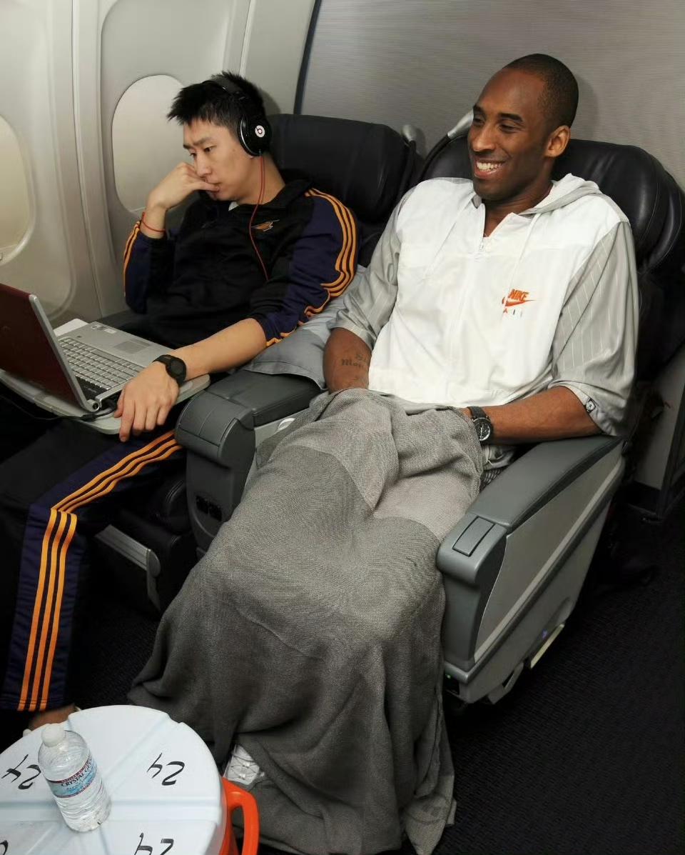 孙悦：当年湖人包机我的座位在科比旁边因为是队友挑剩下的！前国手孙悦谈到了当年