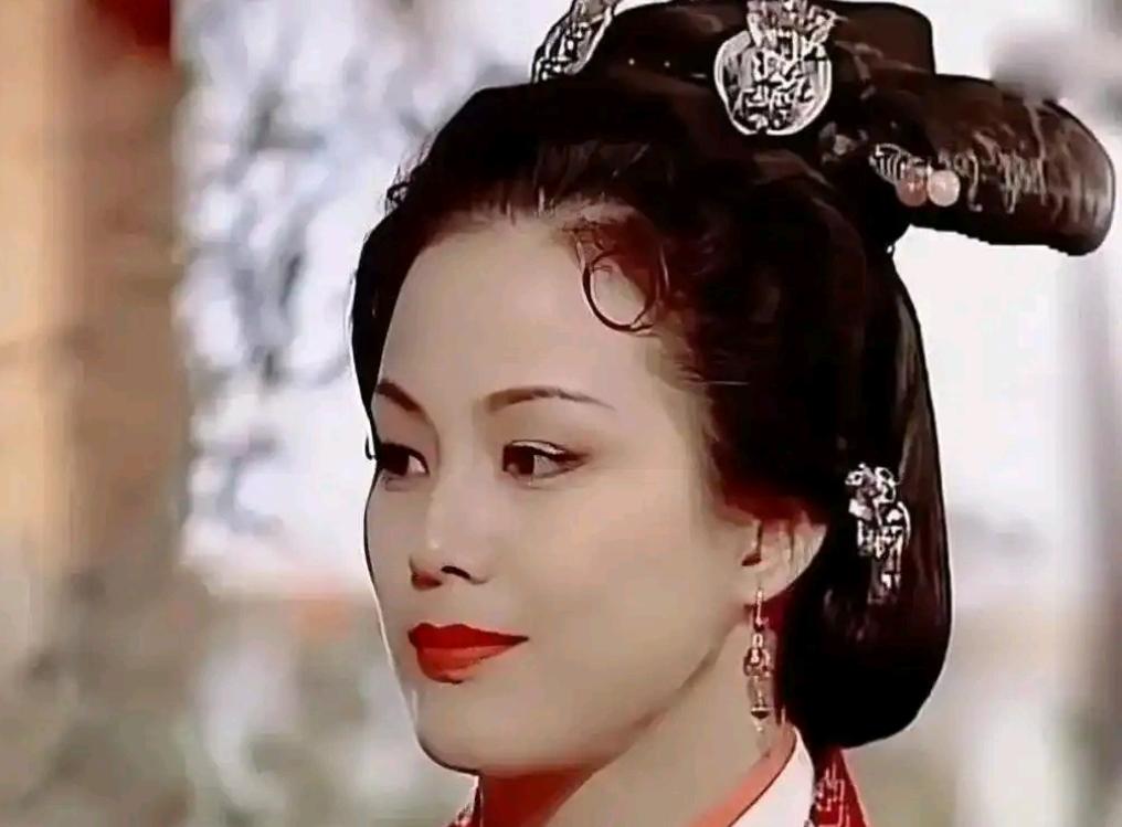 段正淳情妇个个疯批？只有她带球嫁人后相夫教子，把女儿养成了全剧最正常的姑娘！在