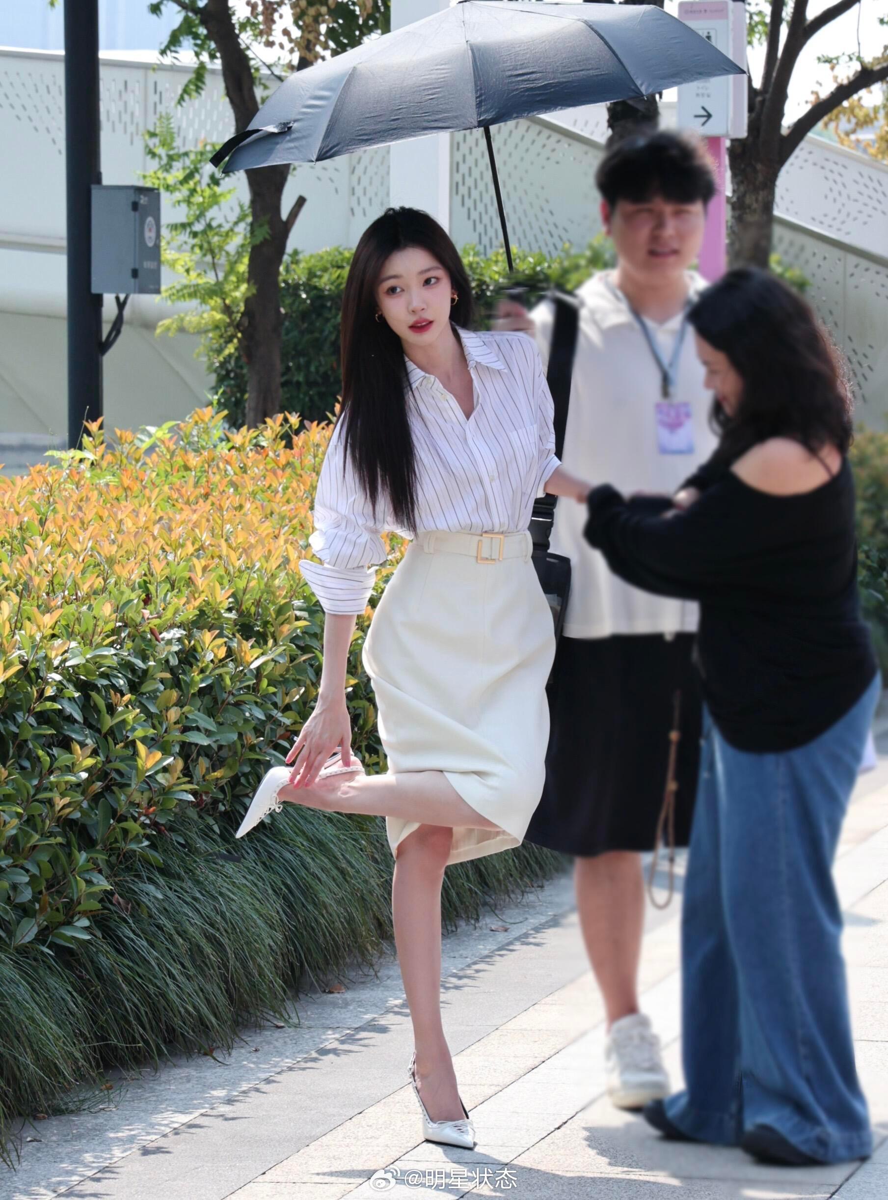 易梦玲《美人余》路透