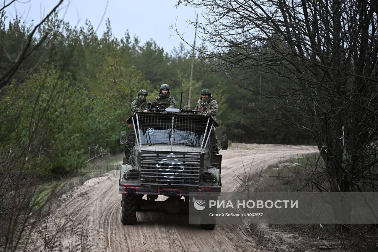 俄军西集群第25合成集团军第67摩步师第83自行火炮团的9K55“冰雹-1”12