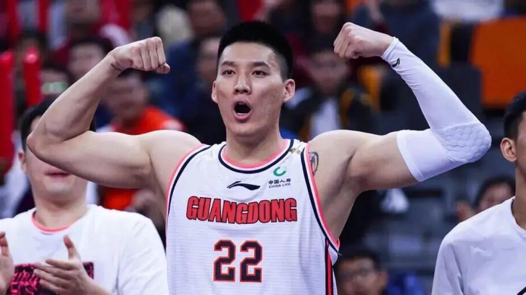 广东宏远旧将阿硬，曾繁日正式从CBA失业。今天国内球员注册的最后一天，但是没有看