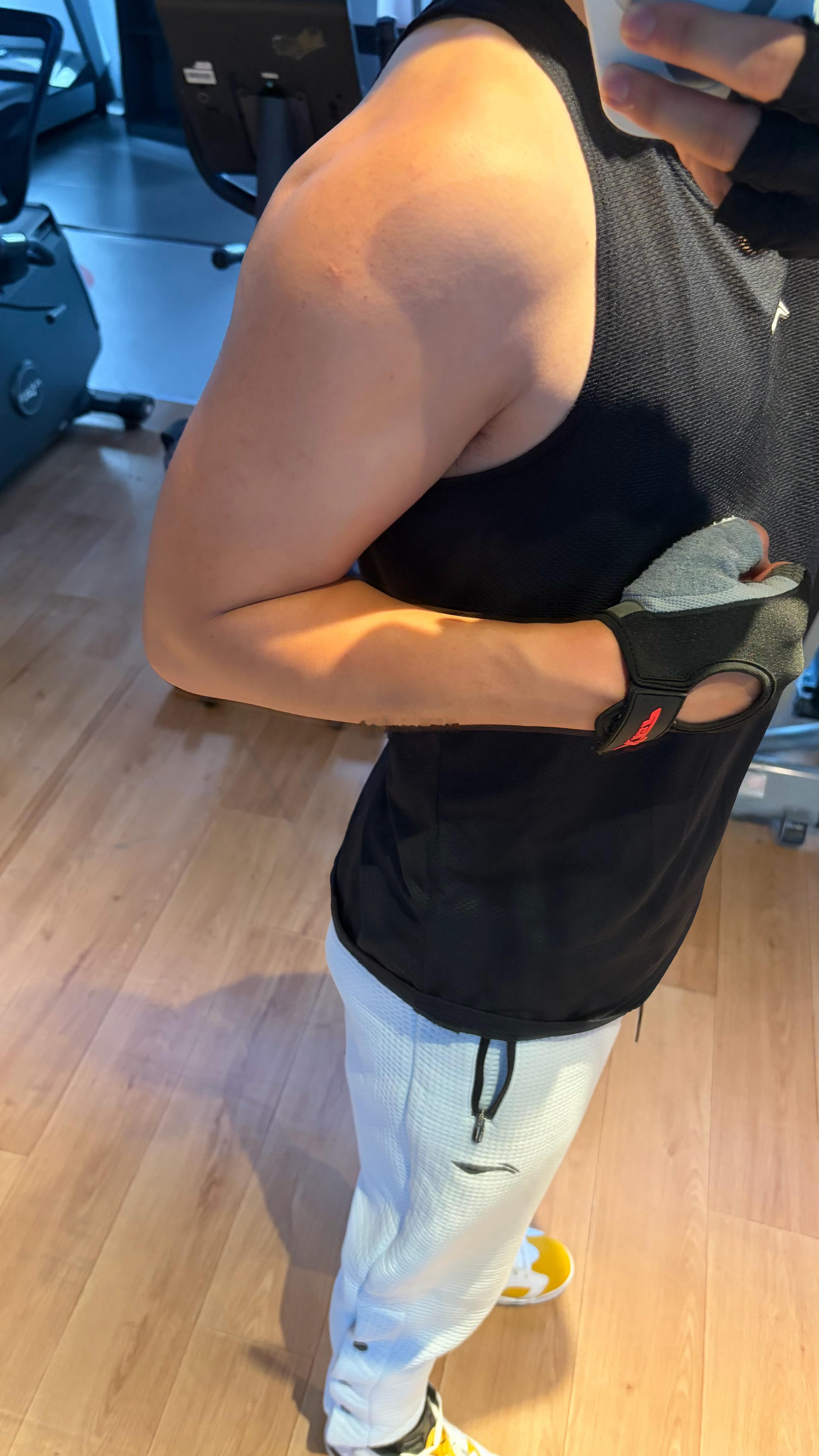 每次我说我推60kg，别人说我怎么才推60kg，但是我心想的是我体重也才70kg