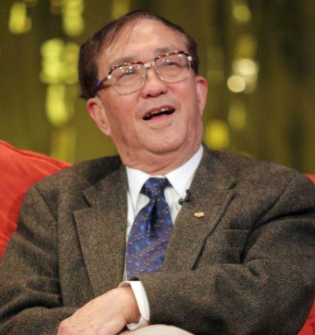 2008年对谢晋这个家庭来说是彻底崩塌的一年。长子谢衍59岁便因肺癌撒手人寰，没