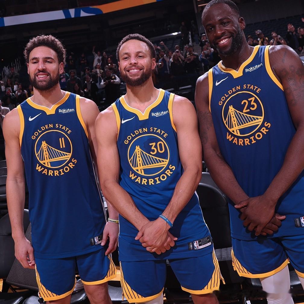 一夜之间！NBA传来多则勇士队相关消息1、随着字母哥离开生涯效力13个