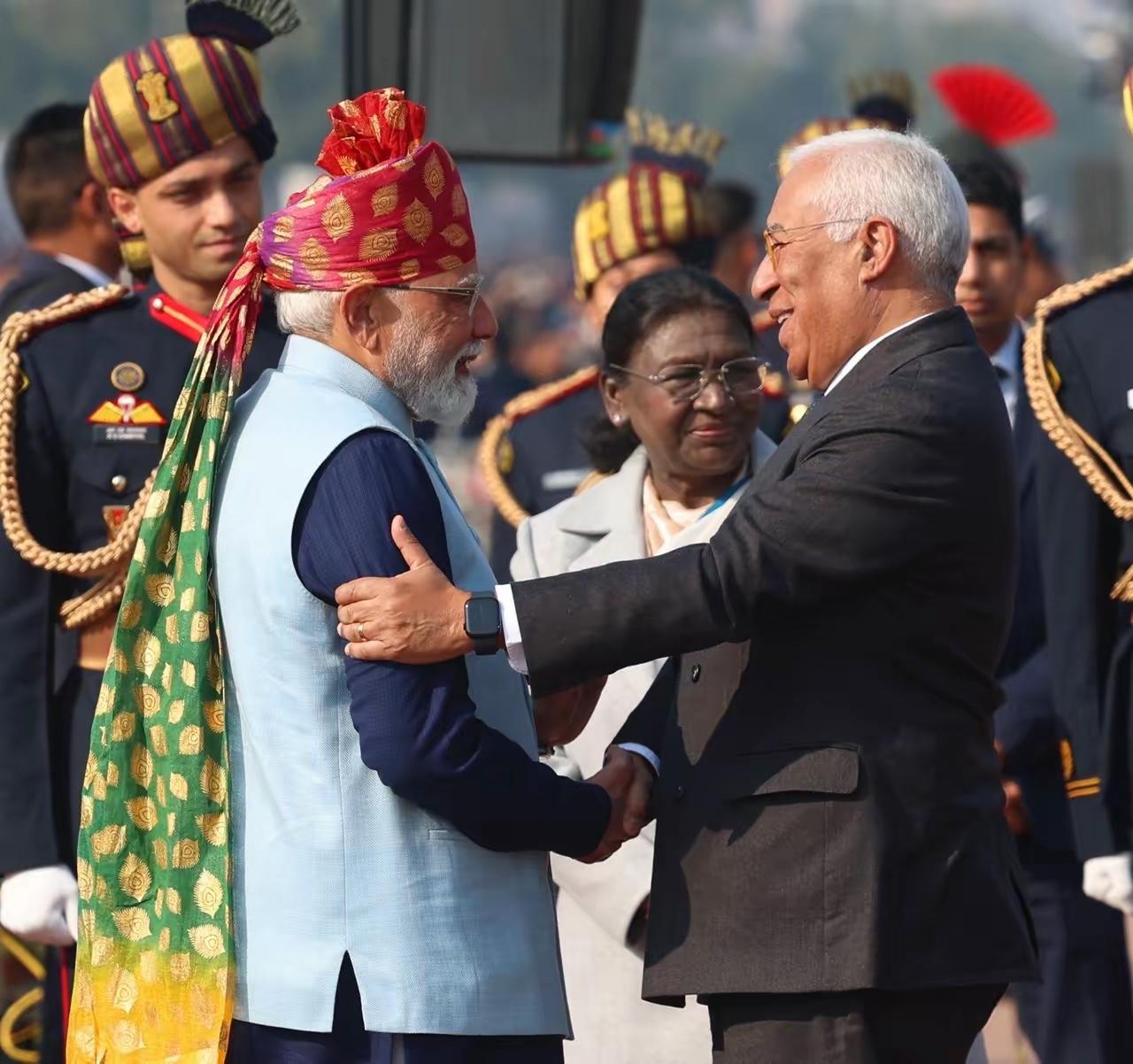 印度总理莫迪26日发文说：“印度很荣幸在共和国日庆典期间，接待欧洲理事会主席科斯