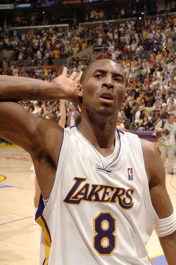 【🏀篮球传奇！科比·布莱恩特：2005-06赛季回顾🏆】2005年12月20