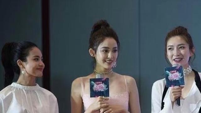 188的爹，200多斤，往客厅一坐，谁还敢娶娜扎？娜扎自己讲的，第一次带男朋友回家，她爸一开口就是：
