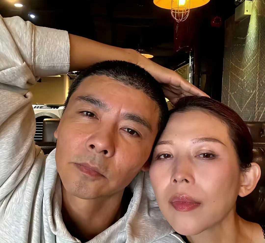 蔡少芬真敢做，无美颜玩帖帖。