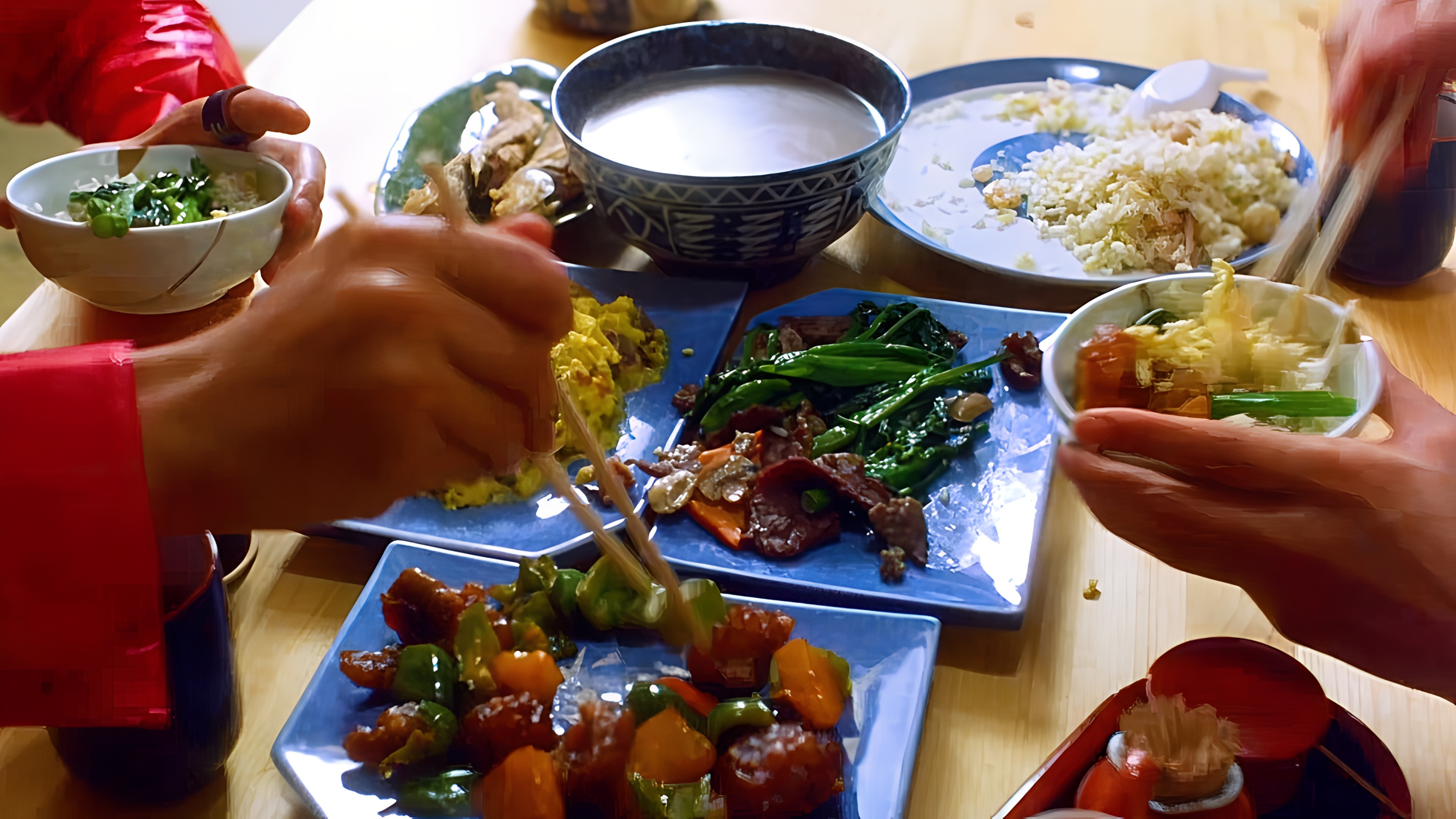 港片里的吃炒饭能有多香，华仔吃特色虾油炒饭，泽西哥吃扬州炒饭
