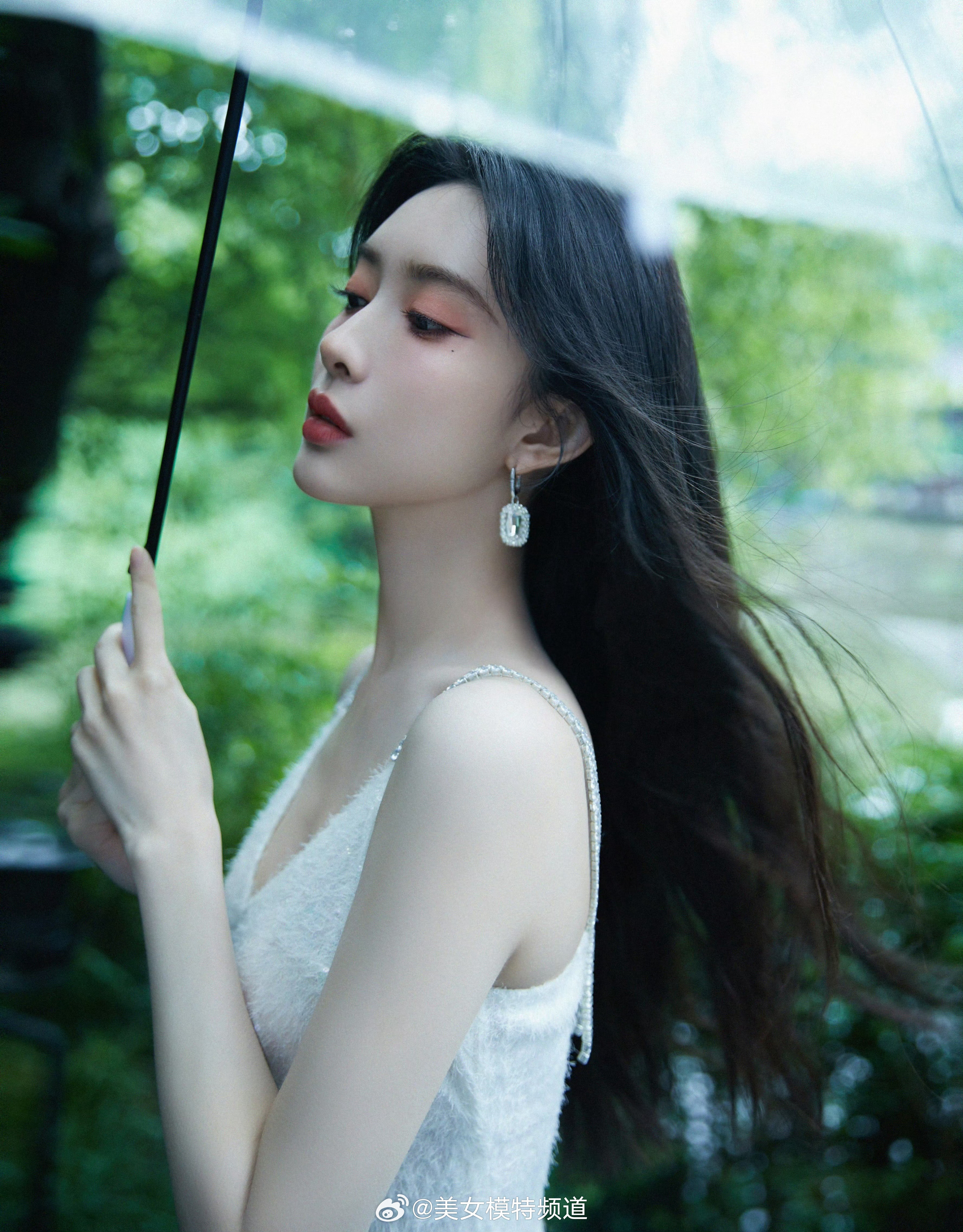 孟子义白天鹅流苏造型​​​