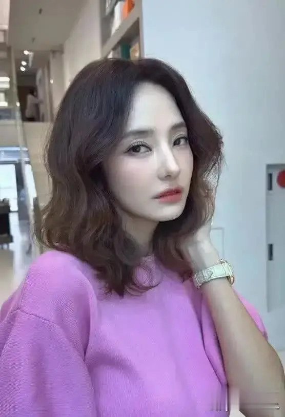韩彩英45岁了，岁月不饶人，她也老了。