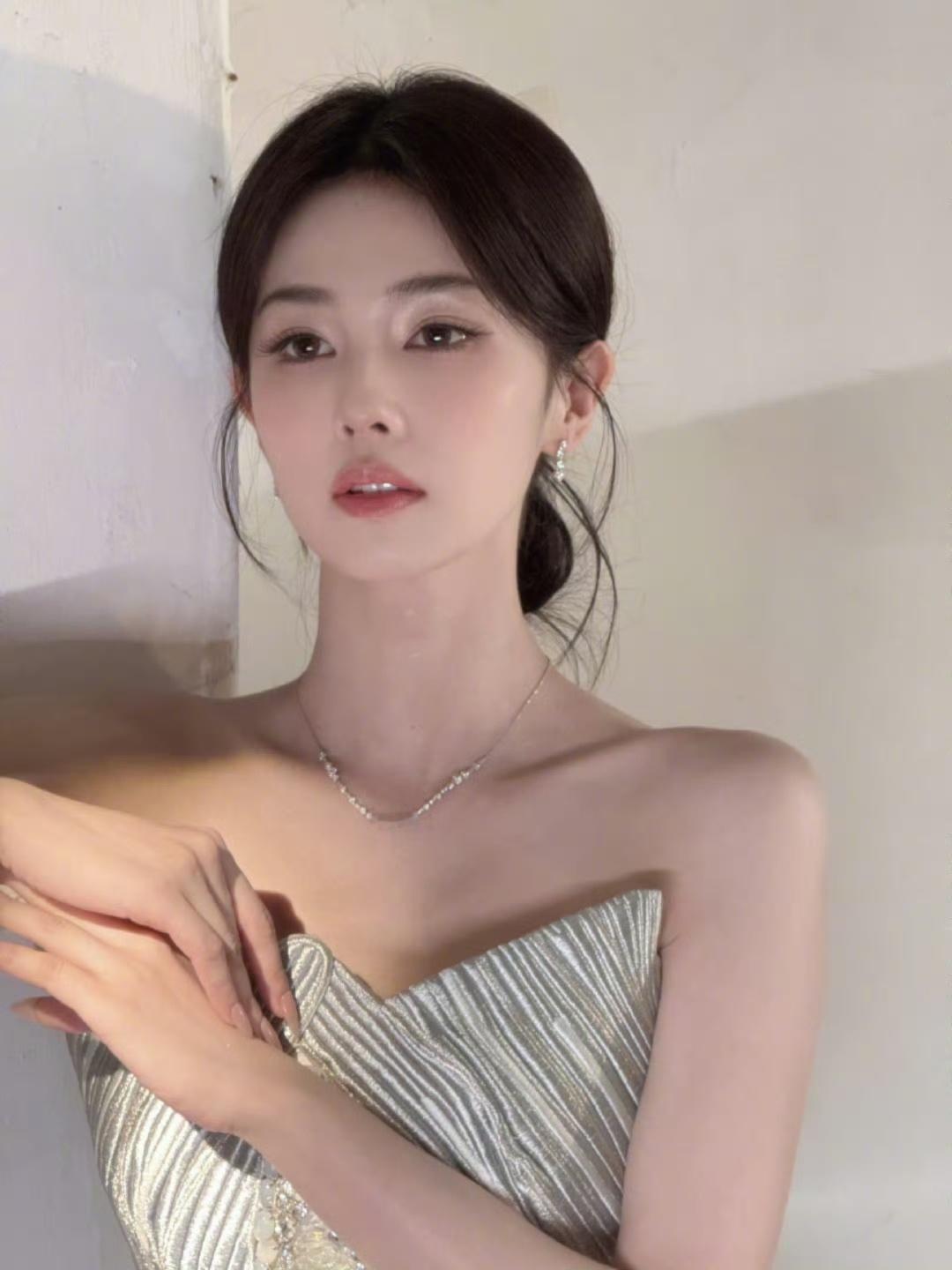 白鹿不会排版就这样吧白鹿已上线白鹿已上线，美就行了，👍good​​​