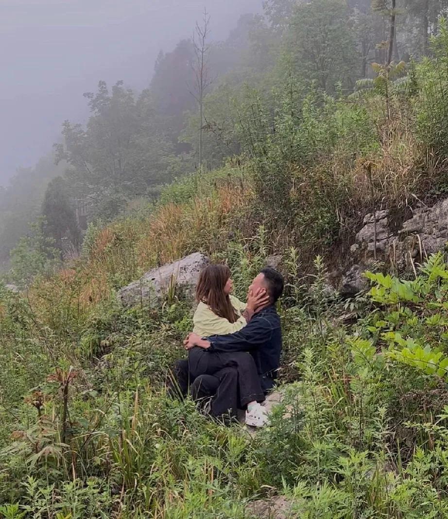 河南新乡，男子意外发现妻子跟同村一男子有染，他气愤不已，把妻子臭骂一顿后，多次找