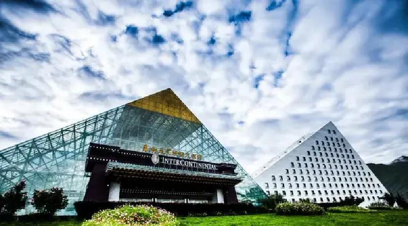 2024年，西藏企业注册地扎堆拉萨，却把核心运营搬到成都，这反差让业内直呼匪夷所