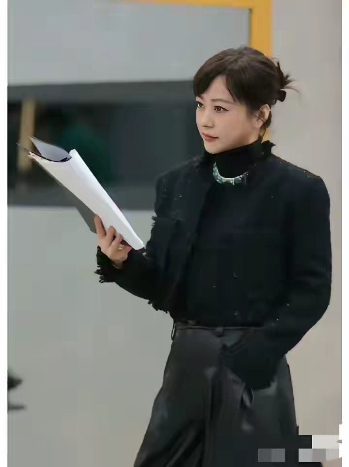 查了一下郝蕾难怪她敢开29800一期的培训班原来是因为，她居然还有这么一层背景原