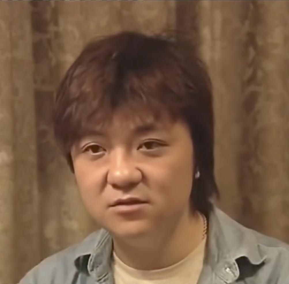 董路曾说过，如果我们四个站在一起！能认出来哪个是我吗？董路著名节目主持人，近期带