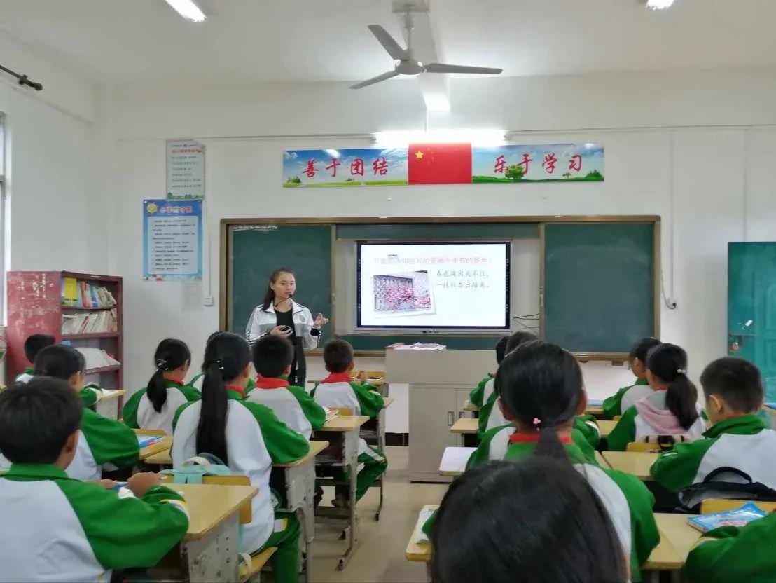 小学狠抓这4点，初中稳坐年级前十！小学阶段，很多家长只盯着分数，却忽略了真