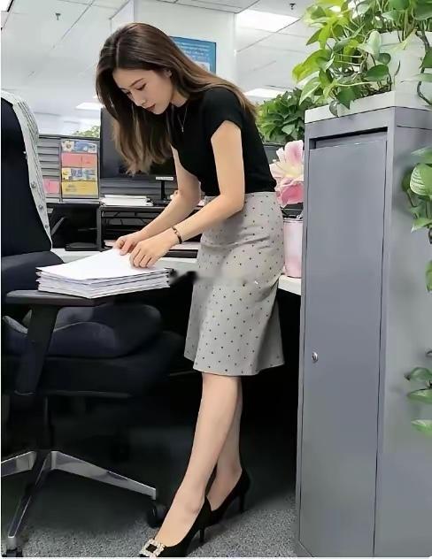 让她做秘书怎么样