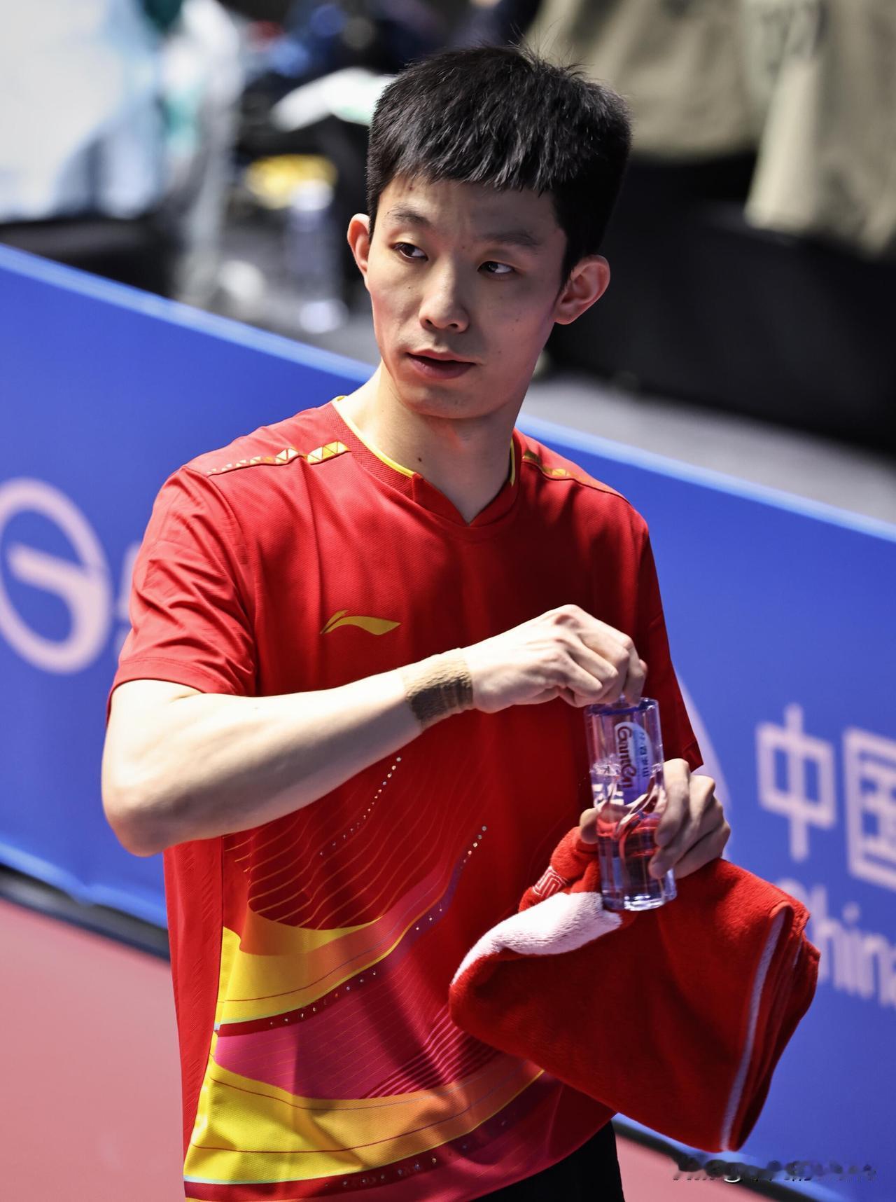 原来周恺在2014年比赛时，手腕曾经受过伤，这肯定会影响他的后续职业发展。周