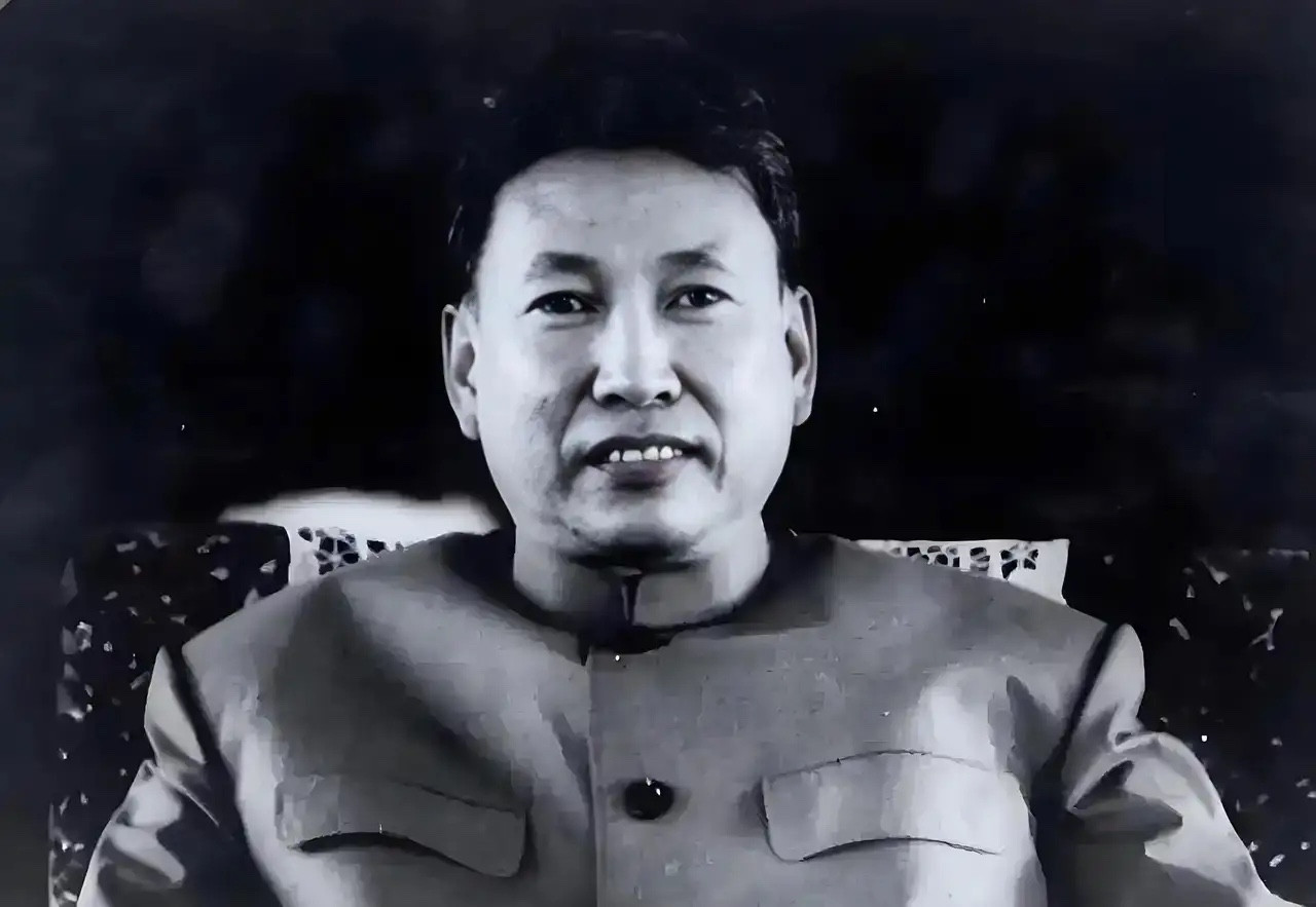 红色高棉的统治，是一场以“革命”为名的集体疯狂，是一场将乌托邦幻想推向极致的精神
