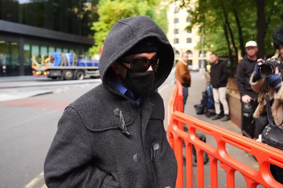身兼五份全职居家工作，英国男子赚300万