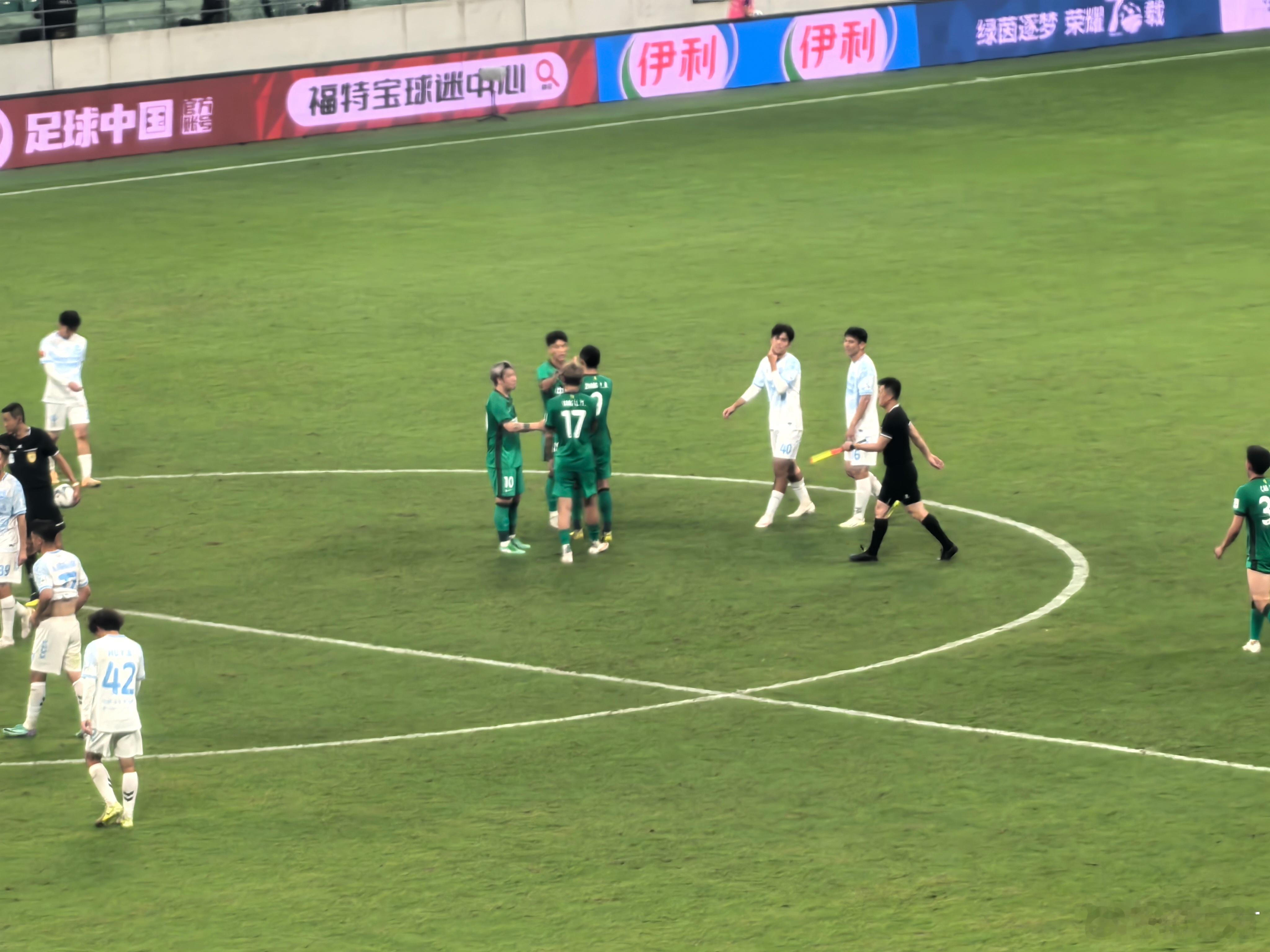 北京国安3比1兰州陇原竞技兰州队确实不错，拼到补时才出现体能问题，曹永竞也终于