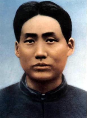 1927年，毛泽东被捕后，在押去处死路上，突然对一名团丁说：“老哥，我腿