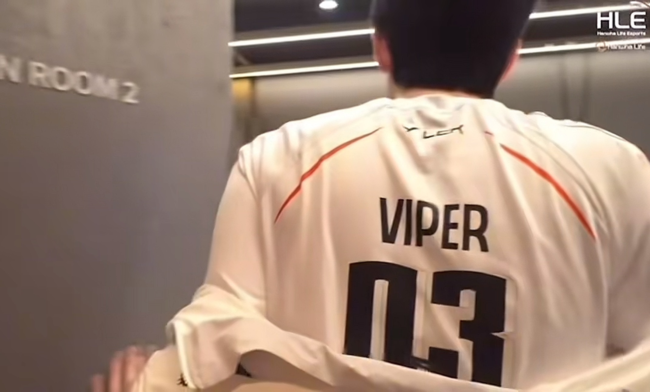 人你可以靠在蛇的肩上等消息ㅠㅠ