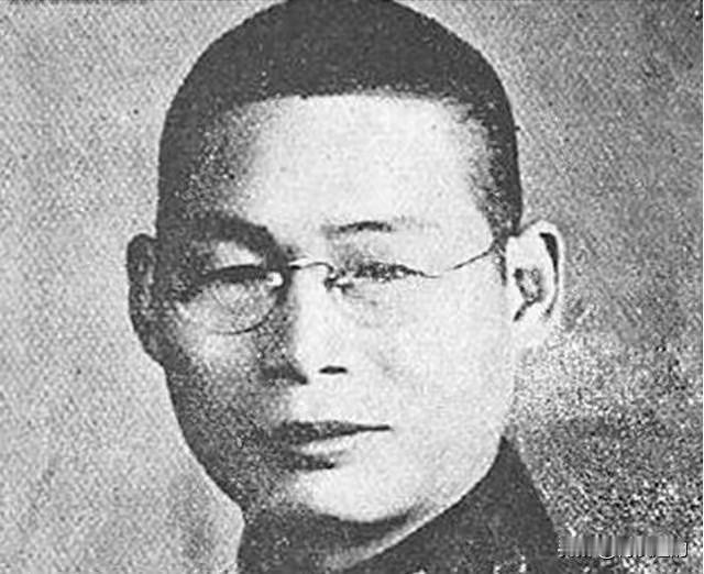 1949年8月，福州解放。蒋介石勃然大怒，下令将带头逃跑的李延年、李天霞关押审判