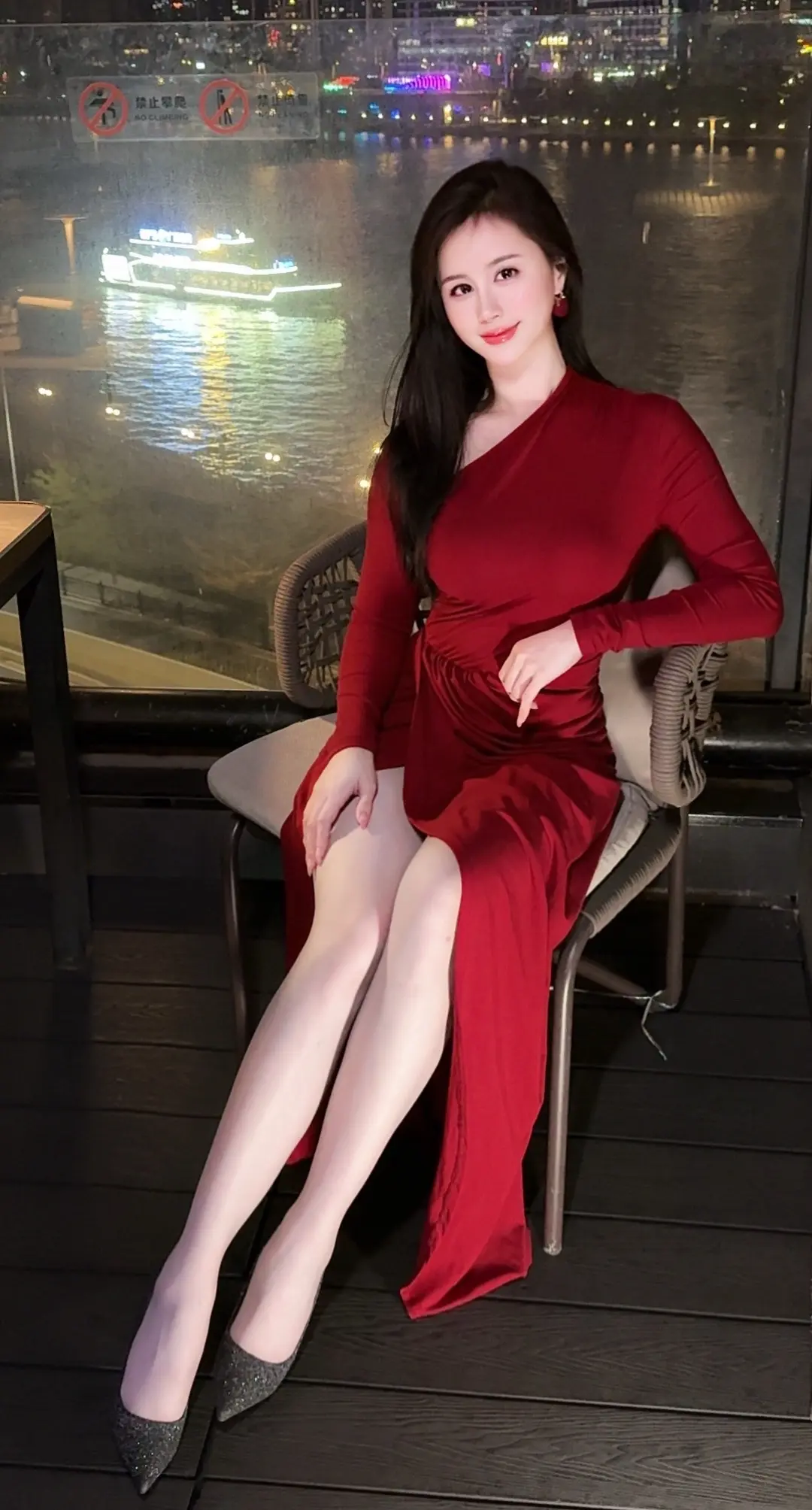 单身是清醒的自由，我在等风，也在等那个懂我眼神的人。