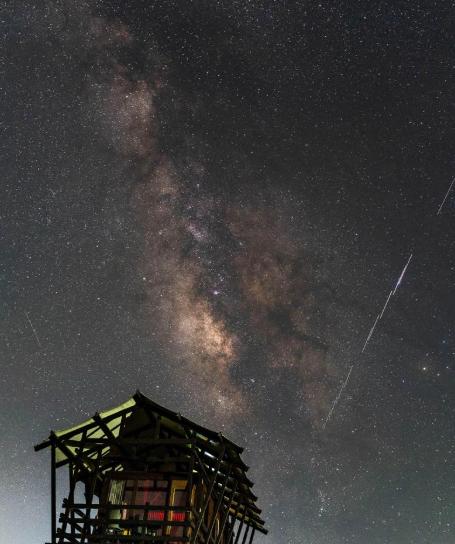 不再被动！星链两次逼宫后，中国用20万颗卫星反击！中国申请20万颗卫星