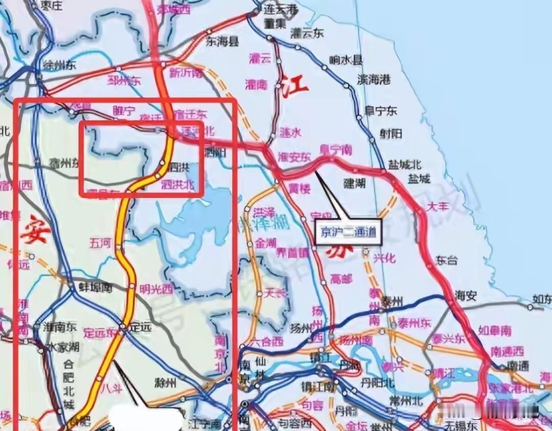 京沪高速铁路正在修建，合新今年也能动工了。国铁力推此铁路，因为他是京沪二线和京