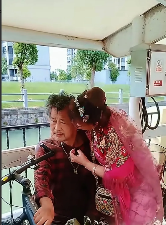 上海破烂王沈巍才是知行合一的真君子！比那些满嘴仁义道德的网红强多了！上海捡垃