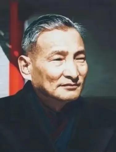 这几天不知为啥，陈云评价毛主席的帖子出现了不少。我认为，作为开国领袖毛主席，陈云
