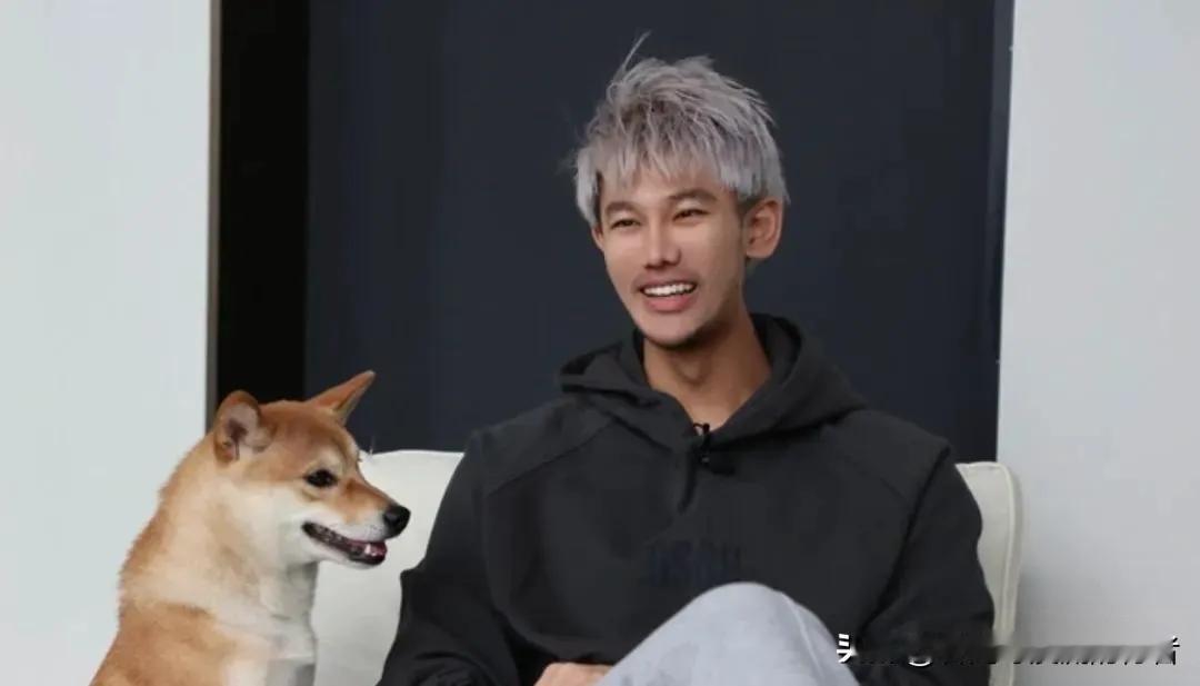 曾顶着“清华学霸”“最年轻CEO”光环的刘光耀，近日凭一则“月薪3500、接受日