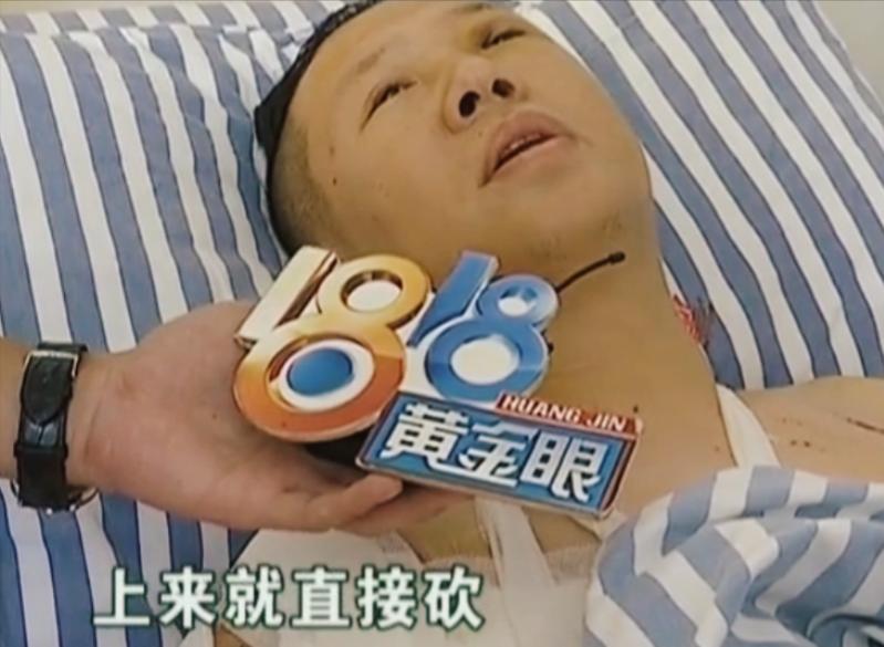 “恶人自有恶人磨”！一名男子借着酒劲在KTV肆意妄为，强行要求女服务员跪地为自己