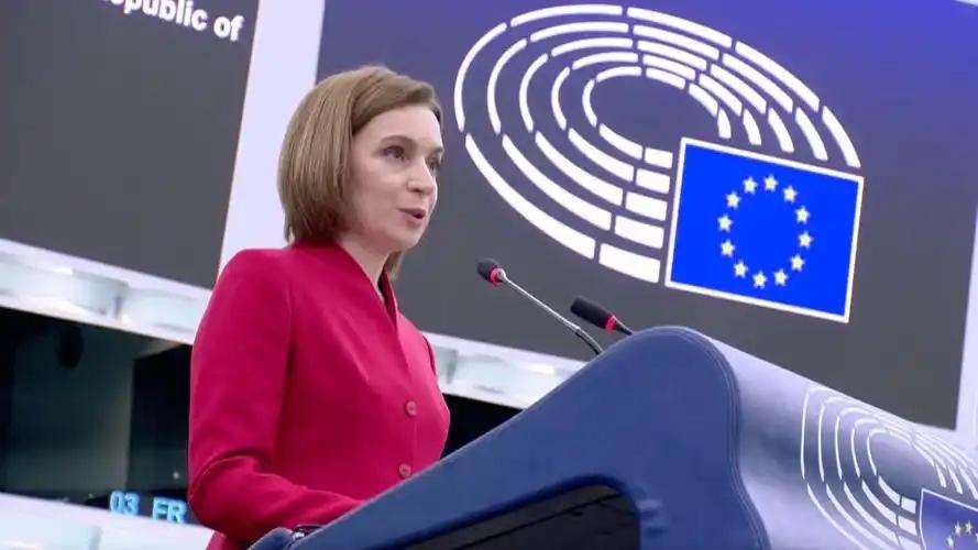 欧洲又一小国硬刚俄罗斯！德左失靠山，摩尔多瓦抓时机收复失地。乌克兰还在前线死