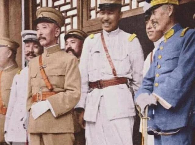 1925年，郭松龄发动兵变，特意给张作霖送了个棺材。棺材打开时，张作霖直接愣在原