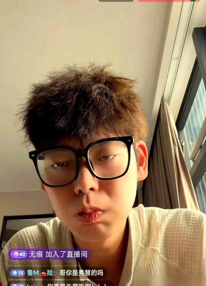 刷到朱荣振直播，一句话给我干沉默了。他说，“辽宁队回不去喽”。这四个字，轻飘飘的